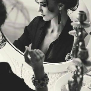 Meet your Posher, Monarez